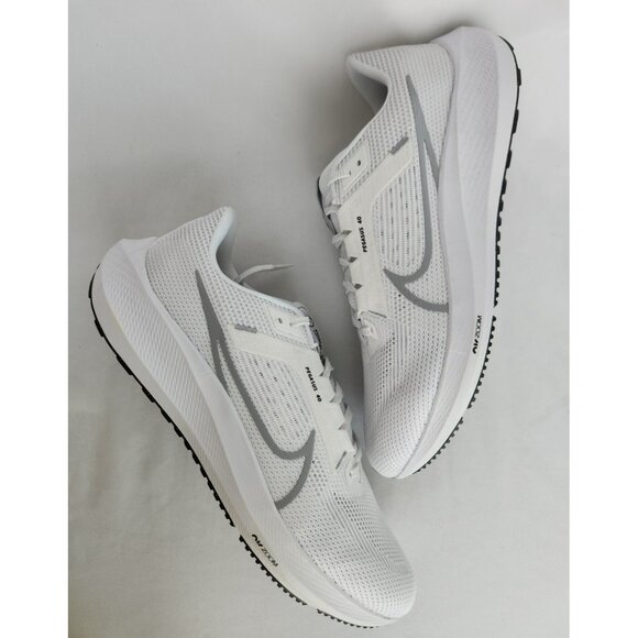15 MEN'S NIKE AIR ZOOM PEGASUS 40 WHITE SILVER DV3853-102 RUNNING SNEAKERS - Picture 1 of 8